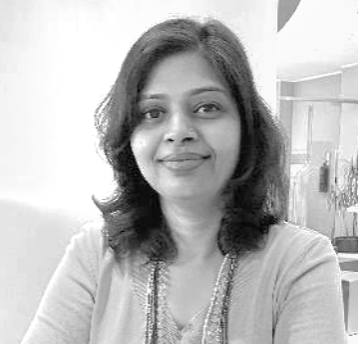 Divya Pandey, Dubai